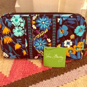 Very Bradley Midnight Blues Accordian Wallet